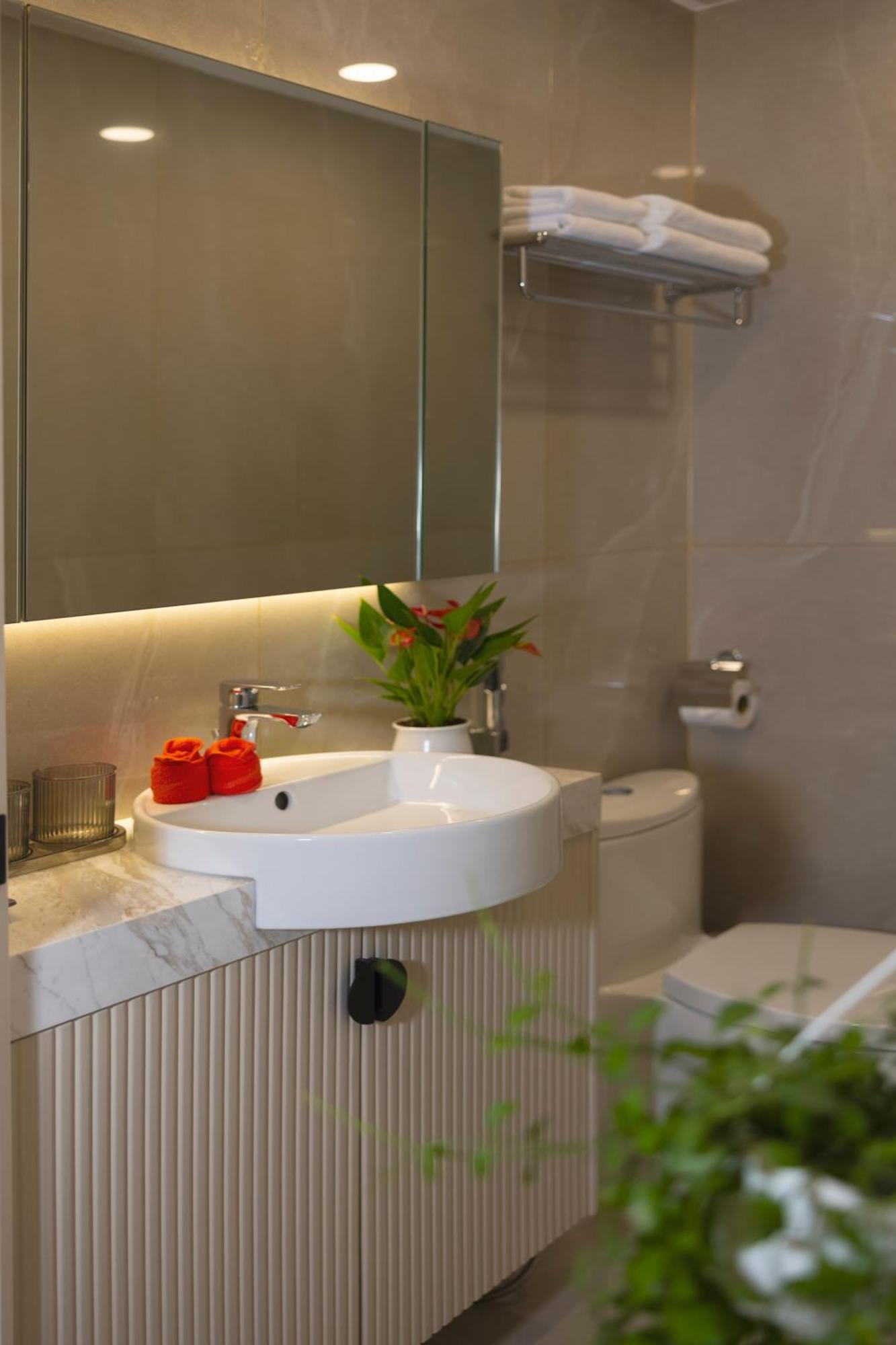 Ben Thanh Luxury Suite Hotel & Spa Thành Pho Ho Chí Minh Esterno foto